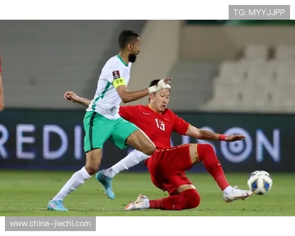 中国足球队备战世界杯预选赛 全新阵容亮相备受关注