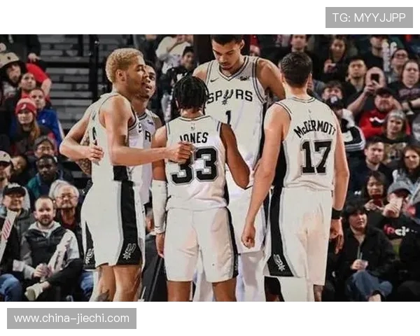 圣安东尼奥马刺对阵精彩回顾：球场对决与战略解析