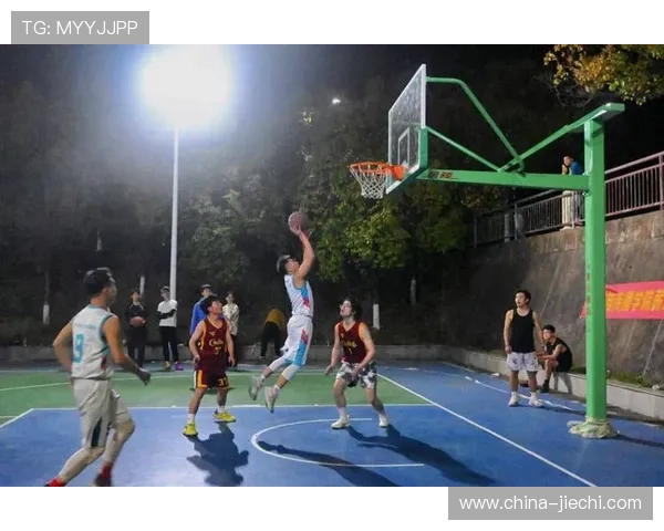 以篮球为纽带探讨团队合作精神与竞技魅力在现代青年文化中的体现 以篮球为纽带探讨团队合作精神与竞技魅力在现代青年文化中的体现